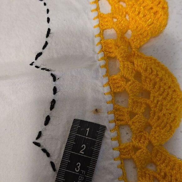 Vintage Handcrafted Sunflower Embroidered Tablecloth with Orange 21"x24" - Picture 5 of 10